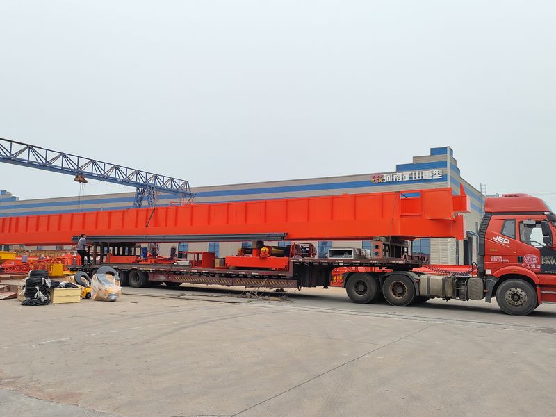 通用橋式起重機 QDXX32/5t—27.7m 制作完成，發往陜西省銅川市交付客戶使用。